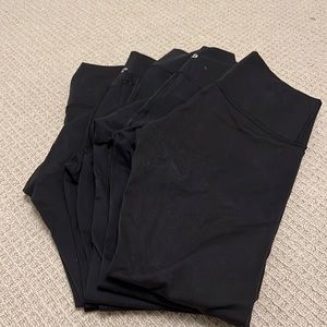 One pairs wunder unders. 7/8 or 25”  size 6. Black